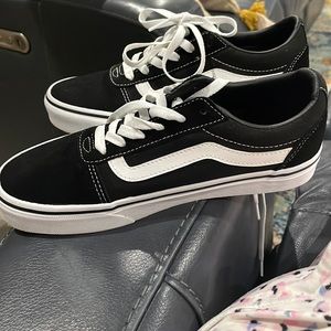 Vans off the wall black sneakers nwt